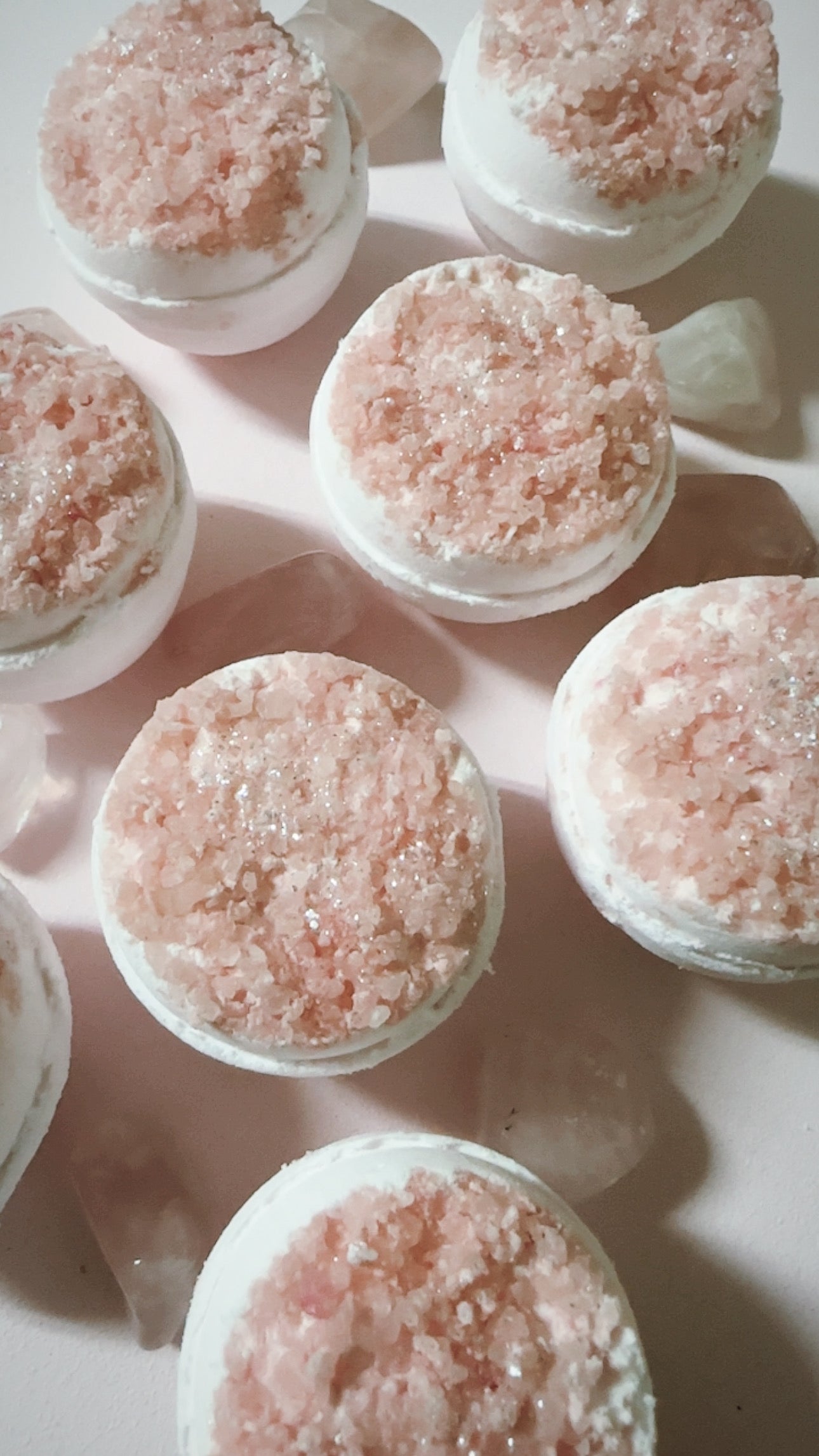 Rose Quartz Geode Bath Bomb – Crystal-Infused Self-Love Ritual