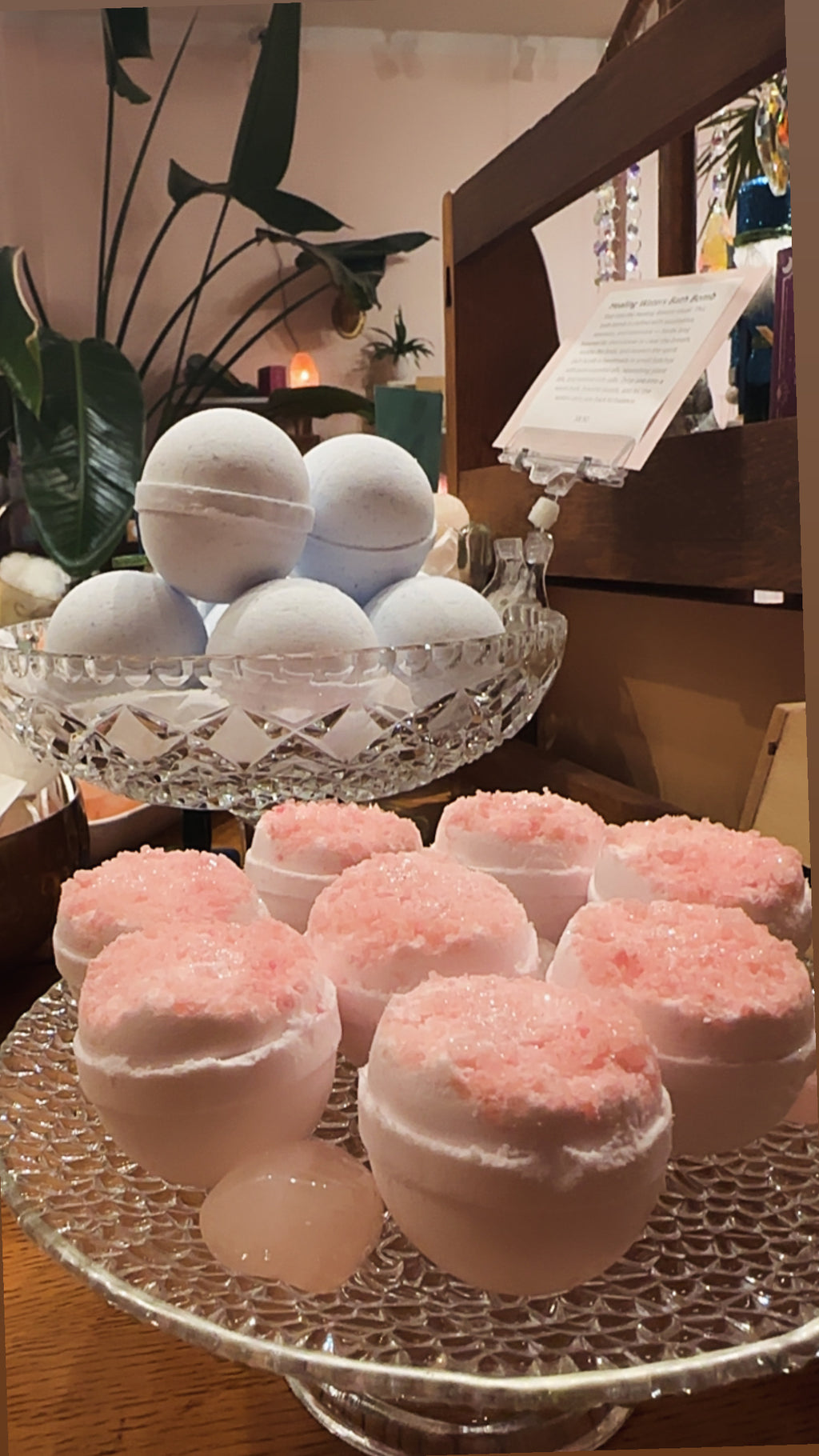 Rose Quartz Geode Bath Bomb – Crystal-Infused Self-Love Ritual