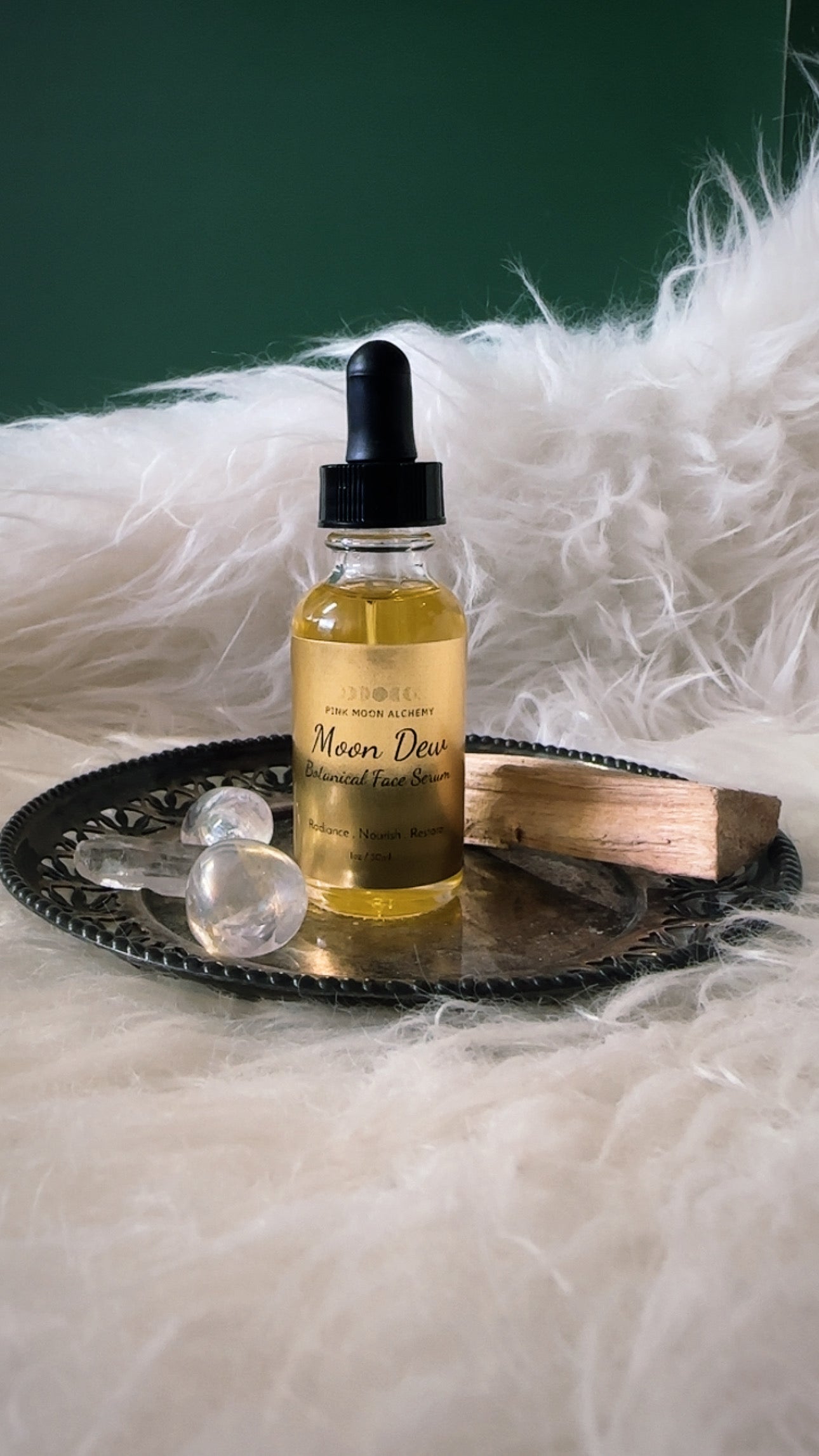 Moon Dew Serum

Botanical Face Oil for Radiant, Nourished Skin |