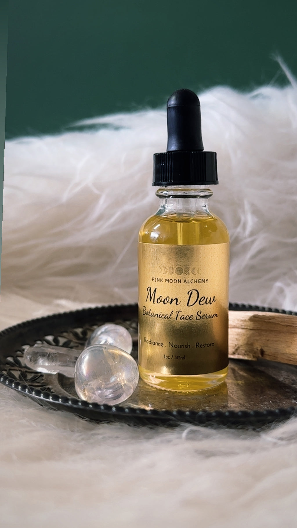 Moon Dew Serum

Botanical Face Oil for Radiant, Nourished Skin |