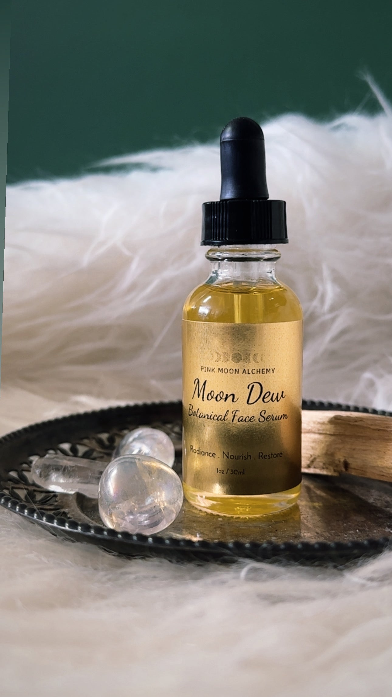Moon Dew Serum

Botanical Face Oil for Radiant, Nourished Skin |