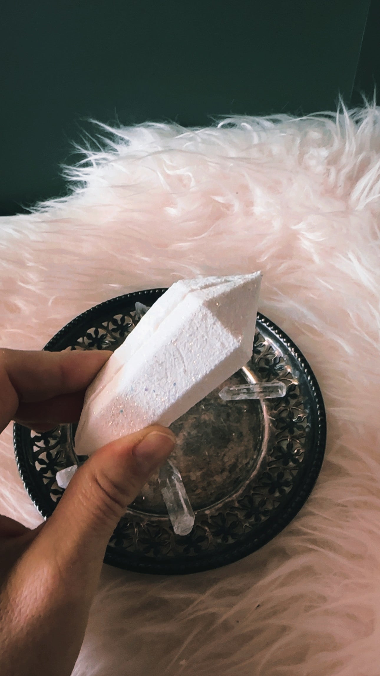 Crystal Waters – Hidden Crystal Bath Bomb Lemongrass Crystal Bath Bomb with Clear Quartz Surprise