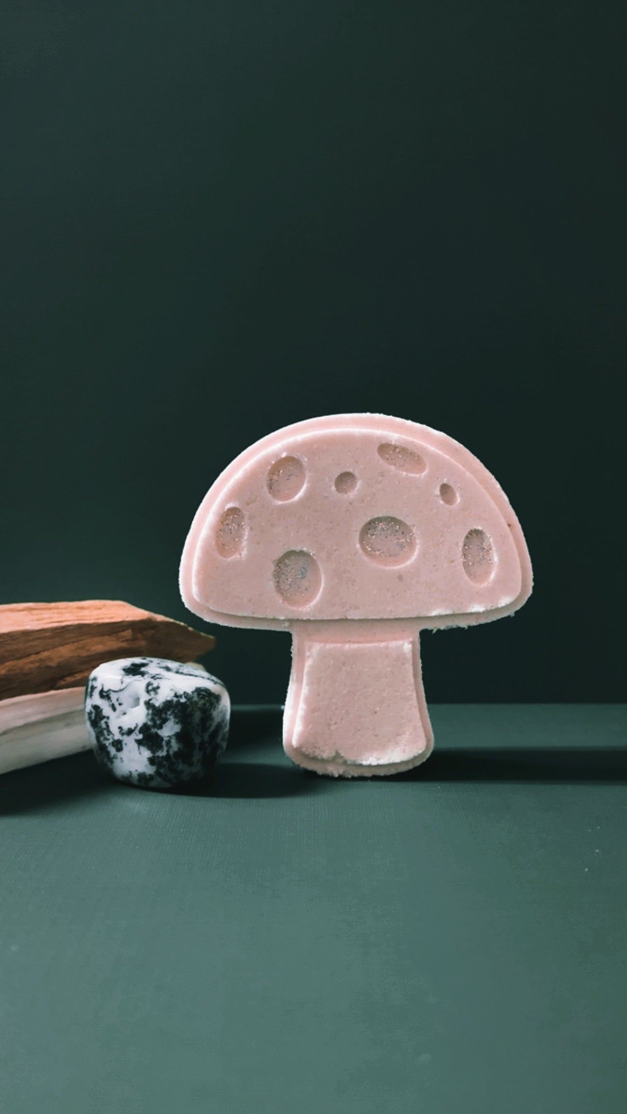 The Grounding Toadstool Bath Bomb
Turmeric, Sandalwood & Patchouli Mushroom Bath Bomb
