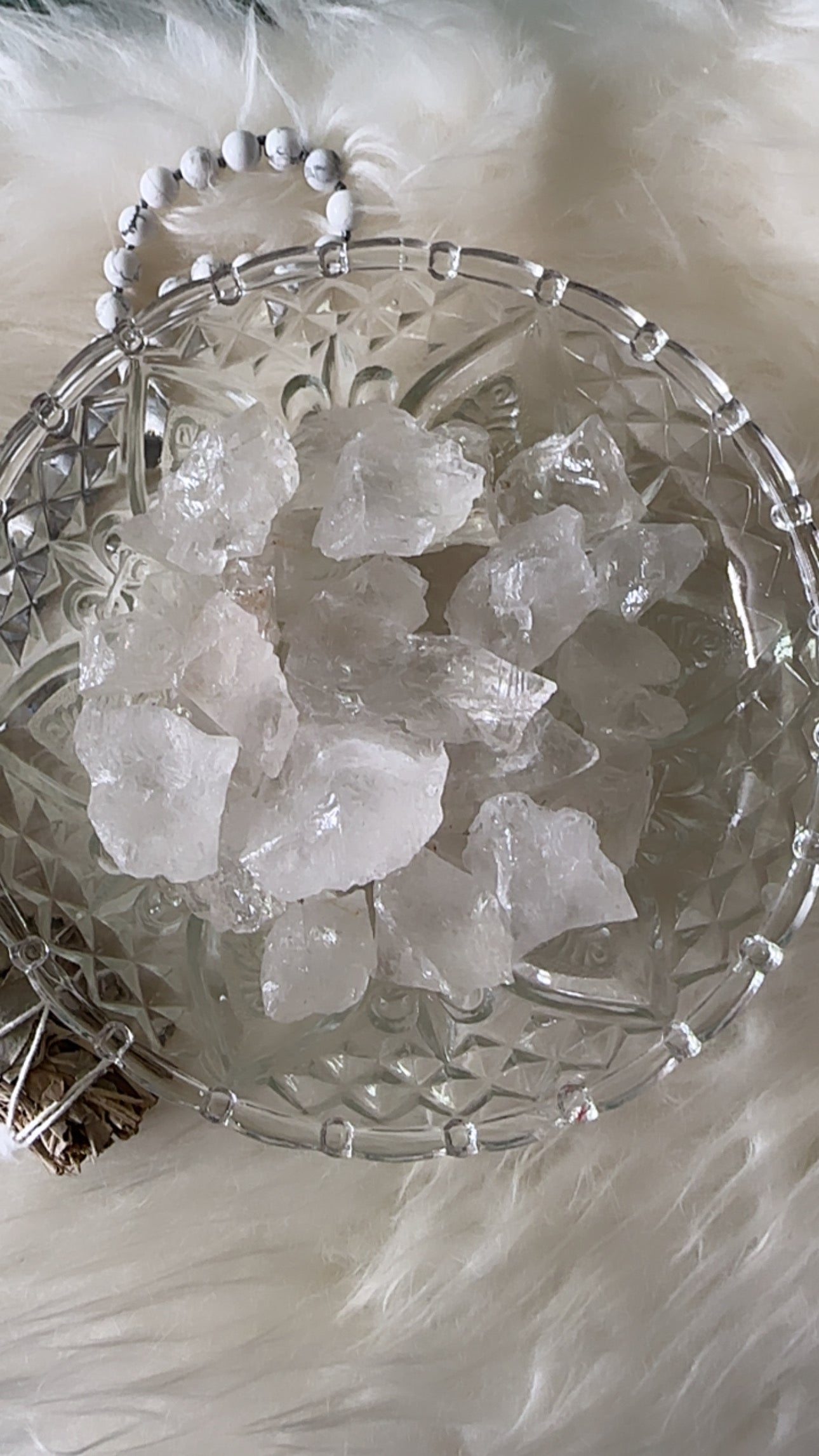Clear Quartz Crystal (Raw)
Clarity • Amplification • Energy Healing